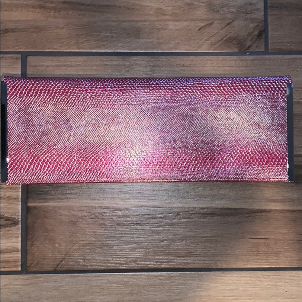 Unique sparkle clutch